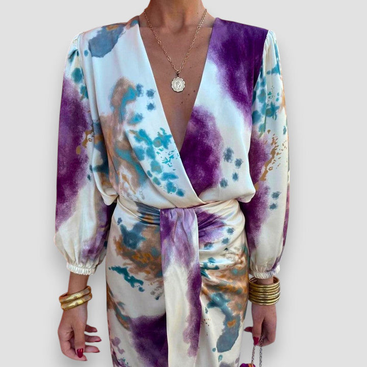 NORA | ELEGANT DRESS WITH V-NECK