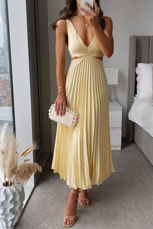 CARLA | ELEGANT PLEATED DRESS