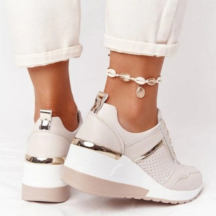SORELIA | DESIGNED FOR ALL-DAY COMFORT