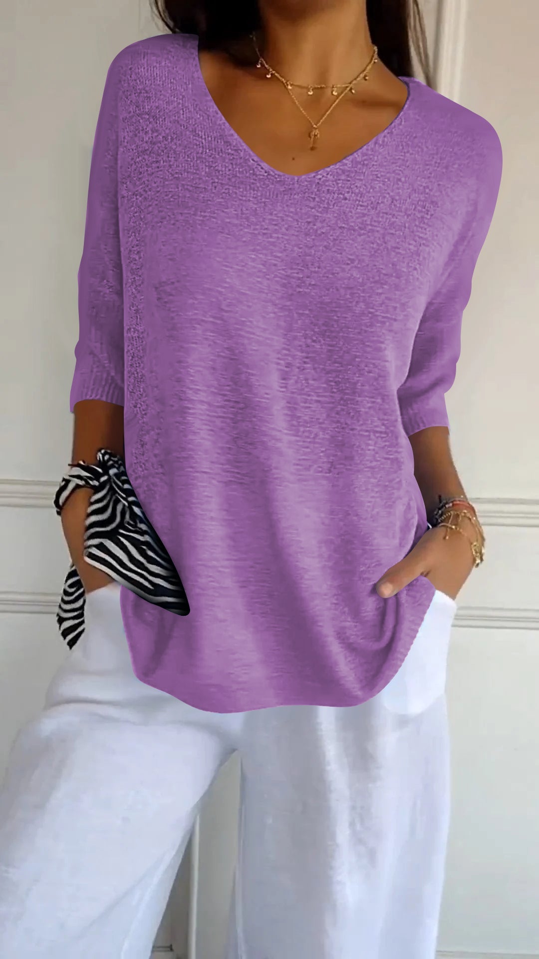 YAELLA | TOP WITH V-NECK