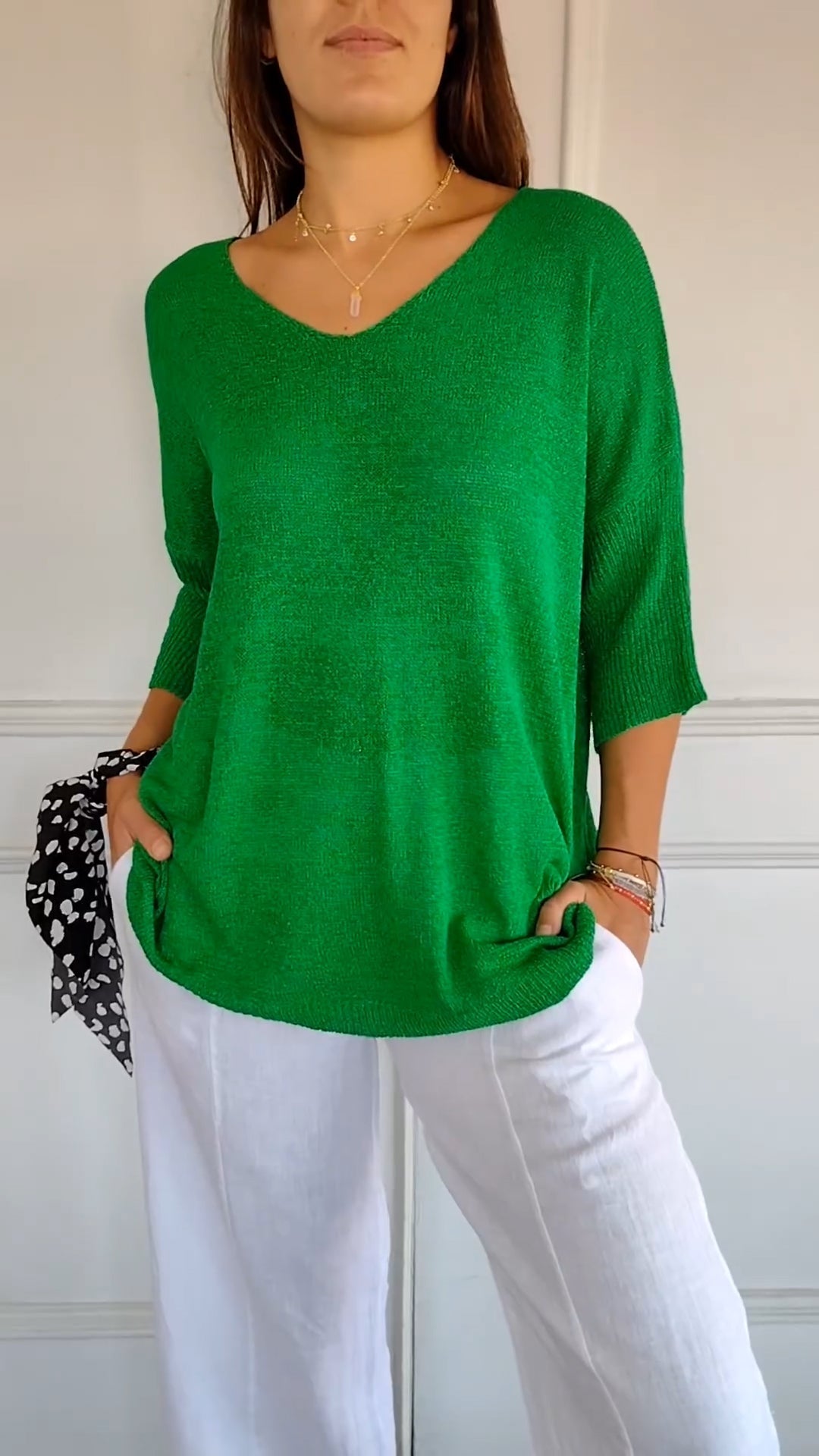 YAELLA | TOP WITH V-NECK