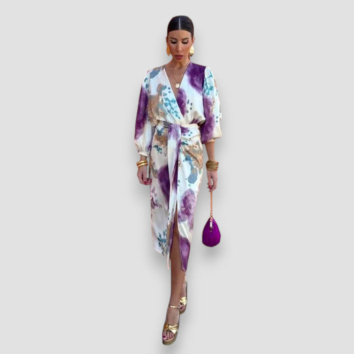 NORA | ELEGANT DRESS WITH V-NECK
