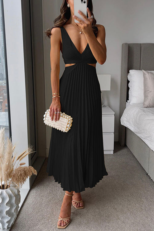 CARLA | ELEGANT PLEATED DRESS
