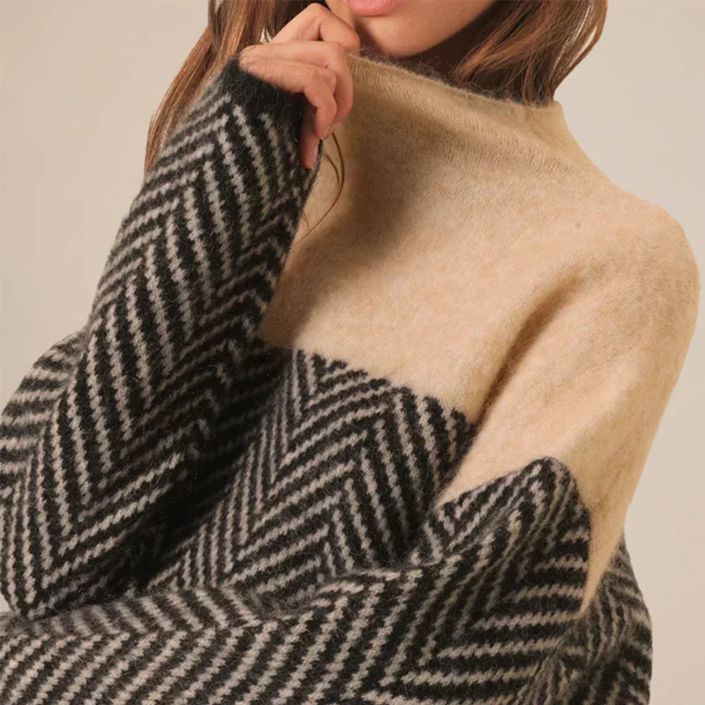 CLEO | ELEGANT TURTLENECK SWEATER
