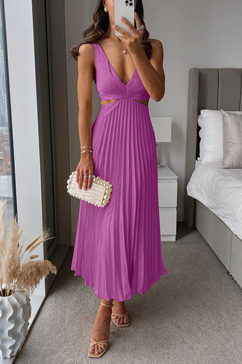 CARLA | ELEGANT PLEATED DRESS