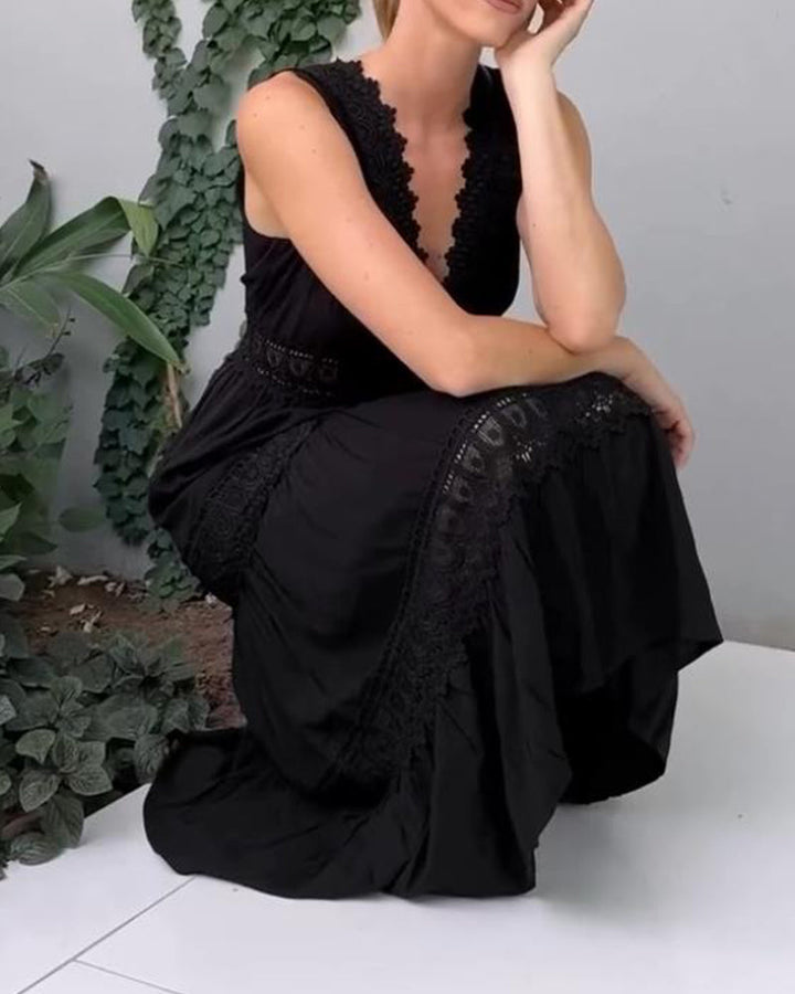 STEFFIE | ELEGANT V-NECK DRESS