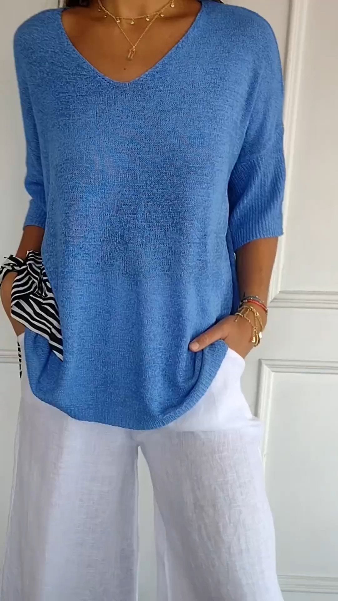 YAELLA | TOP WITH V-NECK
